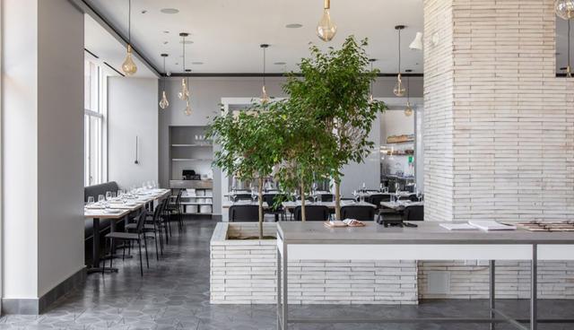 FOTO 8 | Nueva York: Misi. Una sala de fabricación de pasta totalmente de vidrio con temperatura controlada que tiene capacidad para 24 personas en este exitoso restaurante de Missy Robinson. (Foto: Difusión)