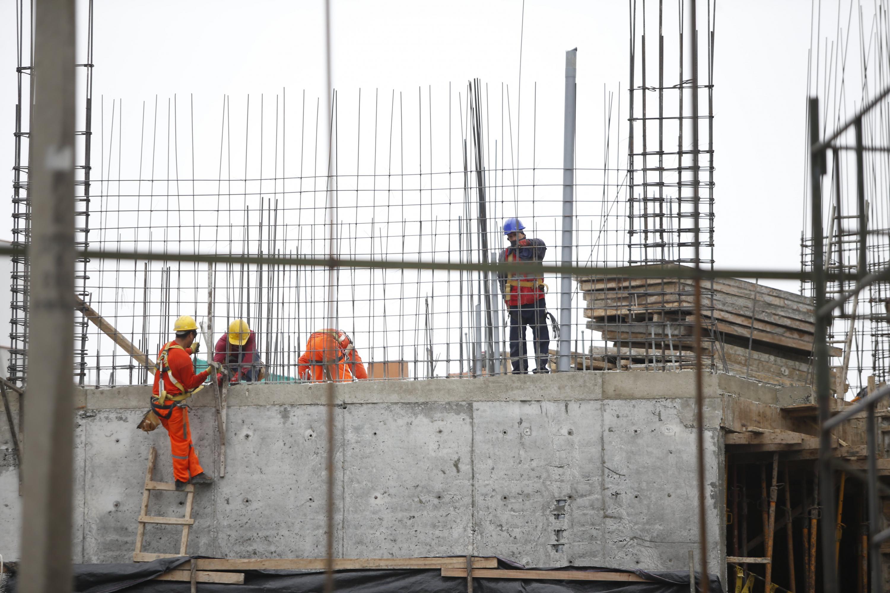 La actividad económica habría acelerado su crecimiento en octubre empujada por el sector construcción, que habría crecido entre 7 y 9%. (Foto: GEC)