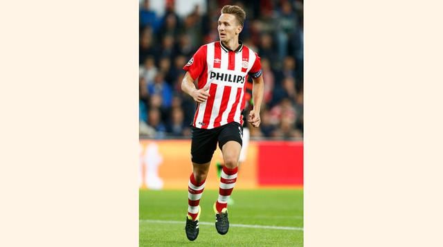PSV Eindhoven (Países Bajos). Según la BBC, sus camisetas cuestan un centavo menos que las del Valencia: US$ 67.71.