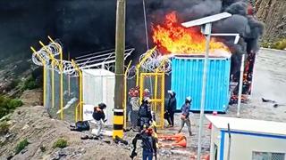 Apurímac: video de quema de garita y maquinaria en instalaciones de minera Las Bambas