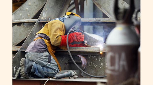 La empresa Servicios Industriales de la Marina – SIMA inició la construcción de la embarcación en diciembre del 2012. (Foto: Manuel Melgar)