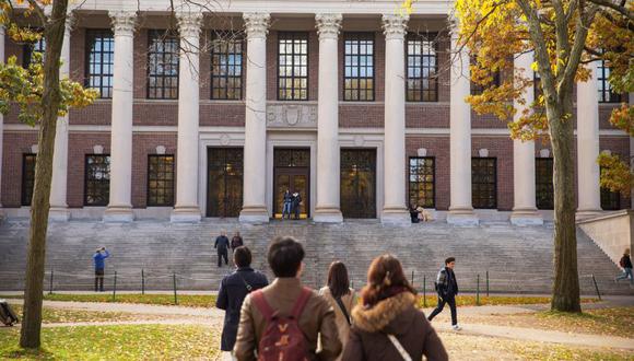 La Universidad de Harvard está a la cabeza, con al menos 29 exalumnos multimillonarios que aparecen en la lista. (Foto: Página oficial de la universidad)