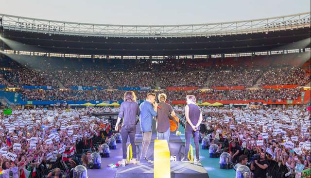 Los boletos para ver un show de One Direction, no bajan de los 150 dólares promedio en todo el mundo, sostiene el medio de comunicación estadounidense Vocativ. (Facebook: One Direction)