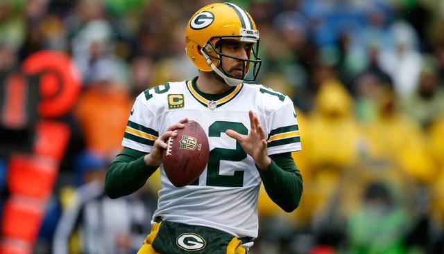 Aaron Rodgers | El primer jugador que figura de los Green Bay Packers en este conteo es, Aaron Rodgers. El quarterback recibe ingresos anuales de 22 millones de dólares. (AFP).