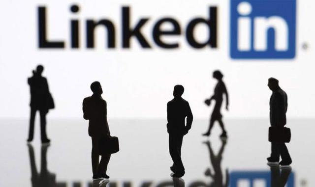 Foto 5 | 3. Debe incluir copia de seguridad. En su currículum, la información se toma más o menos al pie de la letra hasta que llega el momento de su entrevista. Pero cuando haces afirmaciones sobre tus talentos o estilo de trabajo en LinkedIn, tienes la ventaja de respaldar tus reclamos.