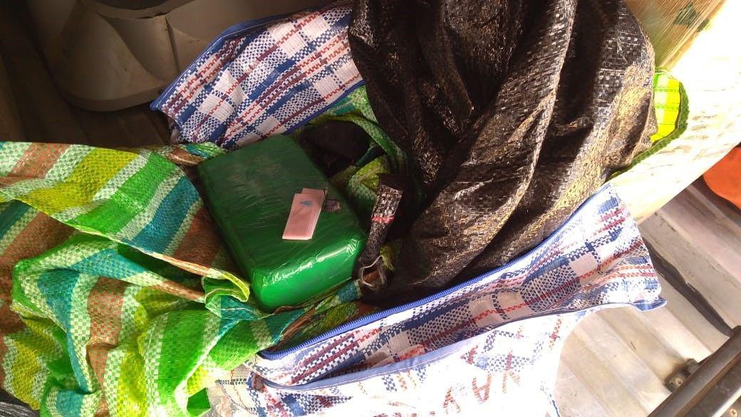 La pasta básica de cocaína había sido acondicionada como encomienda en una bolsa de polietileno. (Foto: Difusión)