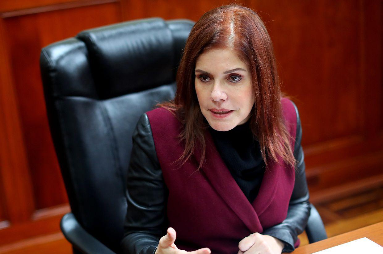 La vicepresidenta Mercedes Araoz fue una de las funcionarias que acompañó a Martín Vizcarra a presentar los proyectos de reforma constitucional. (Foto: USI)