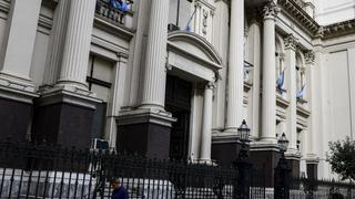 Argentina endurece controles de capital antes de las elecciones