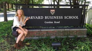 María Sharapova cambia las canchas de tenis por las aulas de Harvard