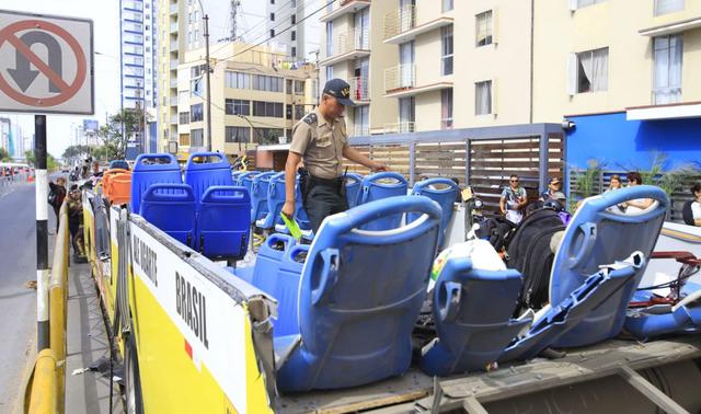 El bus no respetó la altura máxima permitida del puente. (Foto: Jessica Vicente/GEC)
