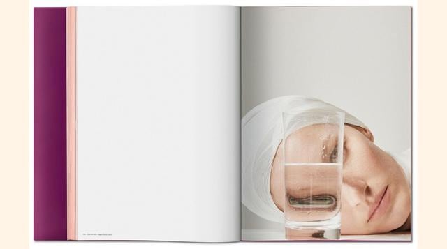 Gisele contaba solo 18 años cuando debutó en «Rain», el desfile de prêt-à-porter de la temporada primavera/verano de 1998 de Alexander McQueen. (Foto: taschen)