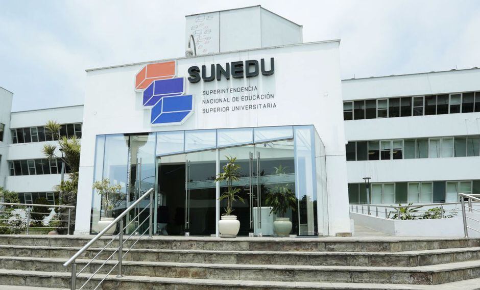 Resultado de imagen para licenciamiento universidades