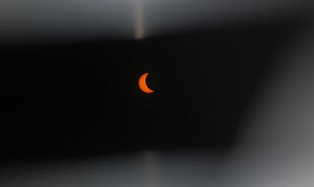 10. La última vez que se vio un espectáculo semejante, desde la costa del Pacífico a la del Atlántico fue en 1918. El último eclipse total de sol en Estados Unidos ocurrió en 1979.