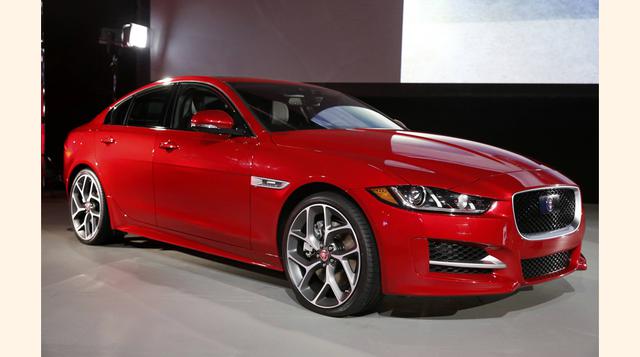 El Jaguar XE 2017 fue presentado en als previas del Auto Show de Los Angeles en West Hollywood, California. (Foto: Reuters)