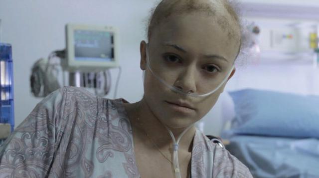 Jennifer Fitzsimmons. A Jennifer no la vemos de primera mano en la serie, sino a través de unas grabaciones de ella internada en un hospital. Cuando la descubren ya está muerta, pero a través de una autopsia realizada por Cosima se revelan datos interesan