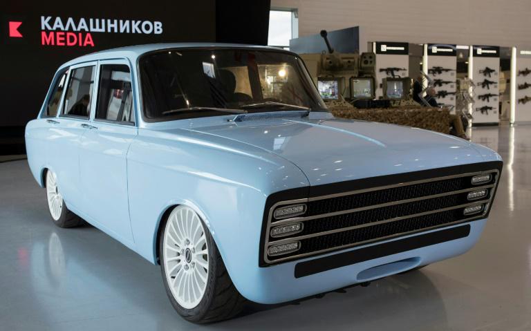 Fabricante de armas Kalashnikov presenta modelo de coche eléctrico