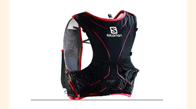 Mochila Salomon, S-LAB. Minimalista y ultra ligera, para las carreras más exigentes. Con sistema de hidratación muy estable, funda trasera para más protección y bolsillos con cremallera. Con dos bidones de 500 ml. (Foto: Expansión)