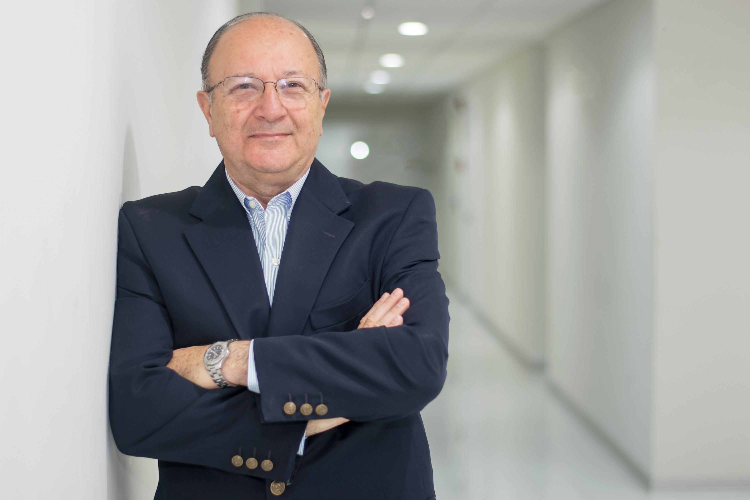 Rodolfo León  de Downing Teal