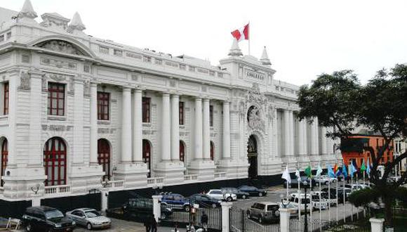 Vladimir Cerrón,  fundador y secretario general de Perú Libre, fue sentenciado a 3 años y 6 meses de prisión.  Foto: Congreso