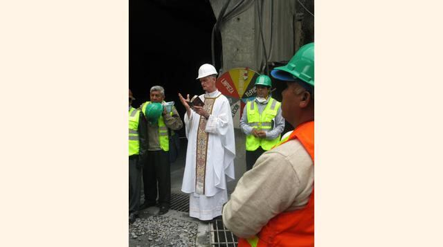FOTO 8 | El ingreso al túnel y puesta en conocimiento de los trabajos en Alto Piura tuvo la presencia de autoridades regionales, municipales y religiosas de Piura.