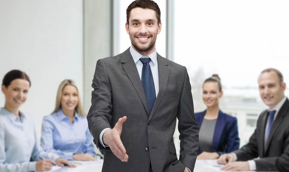 FOTOS 1 | Pasión. Una de las principales características de todo buen líder es la pasión por su trabajo, por el negocio, por conseguir resultados, demostrando dedicación absoluta. Si no es así, será muy difícil que pueda transmitir y exigir compromiso a su equipo. El líder tiene que confiar en sí mismo y en el producto o servicio que ofrece.