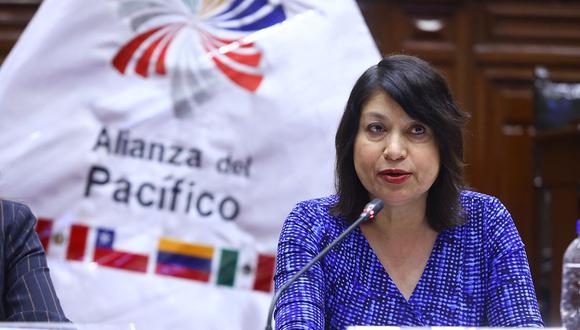 La canciller Ana Cecilia Gervasi reafirmó el compromiso de la Cancillería “con las labores preparatorias de las más de 160 reuniones y de la Cumbre de Líderes APEC a lo largo de todo el territorio nacional”. (Foto: Congreso)
