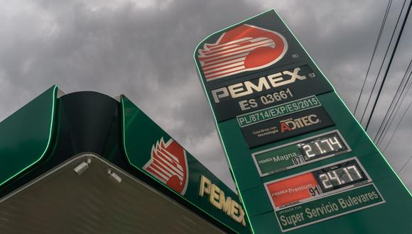 Precios del combustible en una gasolinera de Petróleos Mexicanos (PEMEX) en Naucalpan, Estado de México, México, el sábado 13 de agosto de 2022. (Fotógrafo: Luis Antonio Rojas/Bloomberg)