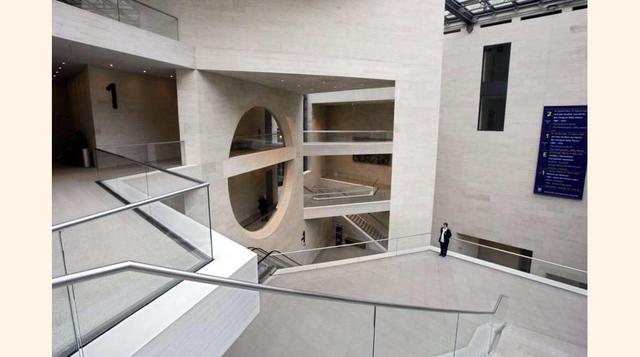 Interior del Museo Histórico Alemán, en Berlín. La ampliación diseñada por I. M Pei se inauguró en 2003.