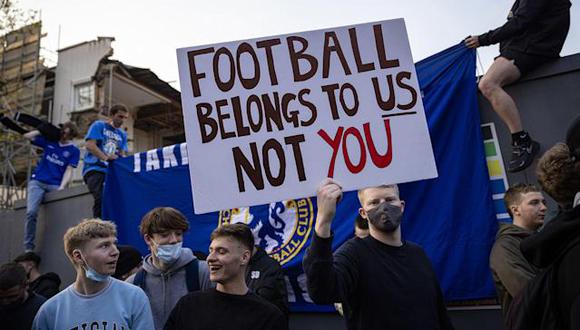 Ante la transacción propuesta, fanáticos del fútbol e incluso algunos clientes desaprobaron y criticaron a JPMorgan. (Bloomberg)