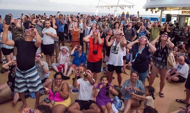 8. El evento astronómico generaría la mayor audiencia en la historia humana si se consideran a los espectadores de redes sociales y televisión, según expertos.