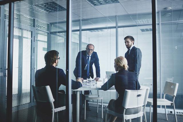 FOTO 3 | 3) Involucración en las políticas gubernamentales, tanto a nivel local como global. Los CEOs jugarán un papel esencial a la hora de tratar temas como la regulación laboral o la política monetaria, por lo que deberán involucrarse de forma proactiva en estos asuntos.