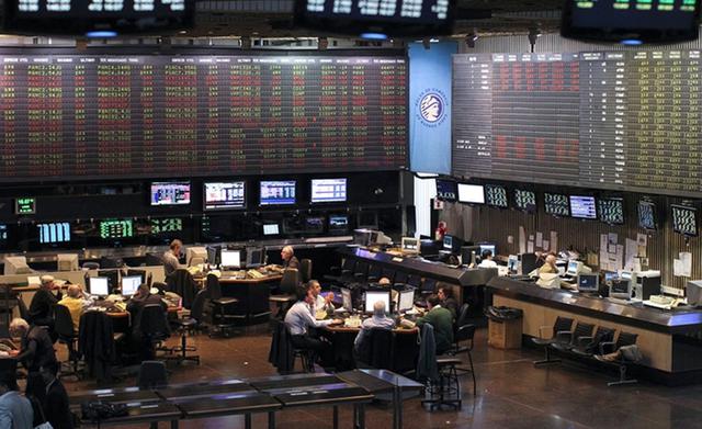 FOTO 3 | La Bolsa de Argentina experimentó una caída de 45.2% en 2002. (Foto: EFE 162)