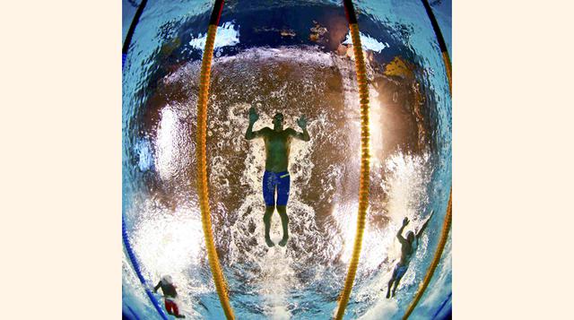 Laszlo Cseh de Hungría compite en la semifinal masculina de 200 metros mariposa en el Campeonato Mundial de Natación en Kazán, Rusia. (Foto: Reuters / Michael Dalde)