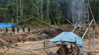 Perú establece bases militares en la Amazonía para combatir minería ilegal