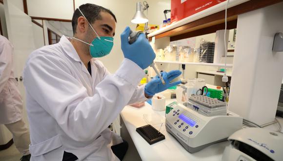 Hospital Nacional Hipólito Unanue tiene proyectado procesar más de 2,000 pruebas moleculares de descarte de COVID-19 mensuales. (Foto referencial: EsSalud)