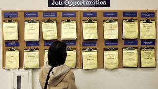 Menos empleos temporales indican cautela en contratación en EE.UU.