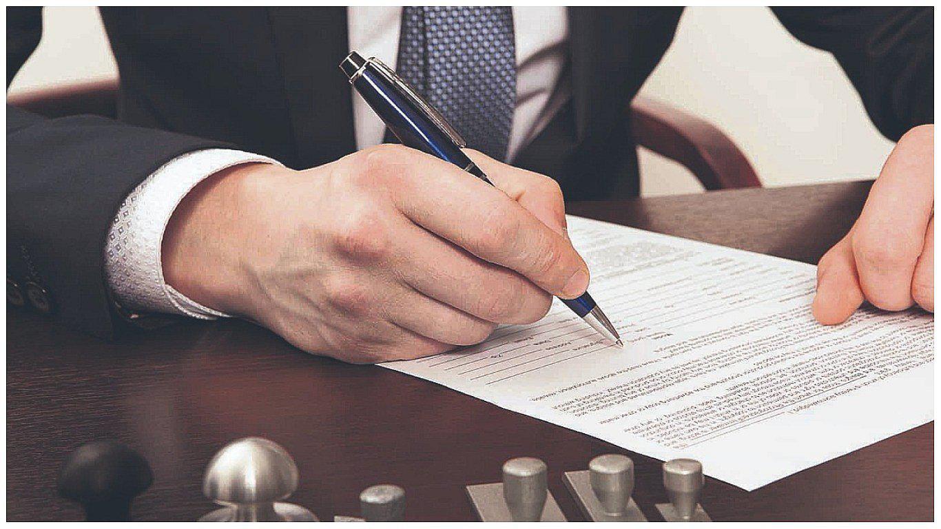 Según el sistema actual, los estadounidenses ricos y sus bienes deben pagar el 40% de los legados y regalos a herederos. Sin embargo, tienen muchas formas de evitar el impuesto.