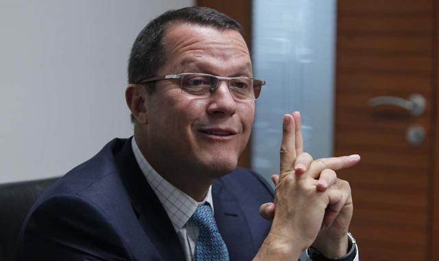 El exhombre fuerte de Odebrecht dijo – durante su interrogatorio ante la Comisión Lava Jato – que sus ingresos anuales ascendían a S/ 85,000. En Lima registra un departamento a su nombre, en el cuarto piso de un edificio ubicado en la urbanización Santa M