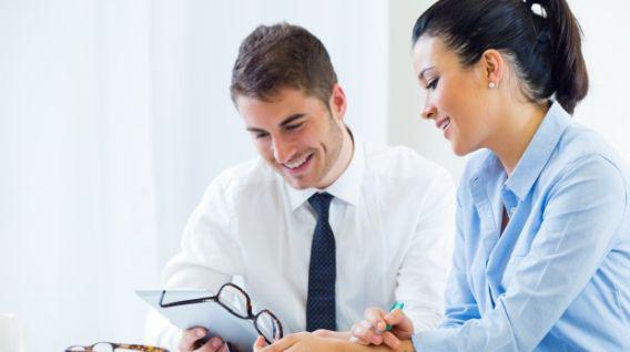 Cuando tiene una posición sólida, tendrá la confianza de solicitar una compensación, título o beneficios mucho más altos. (Foto: Freepik)