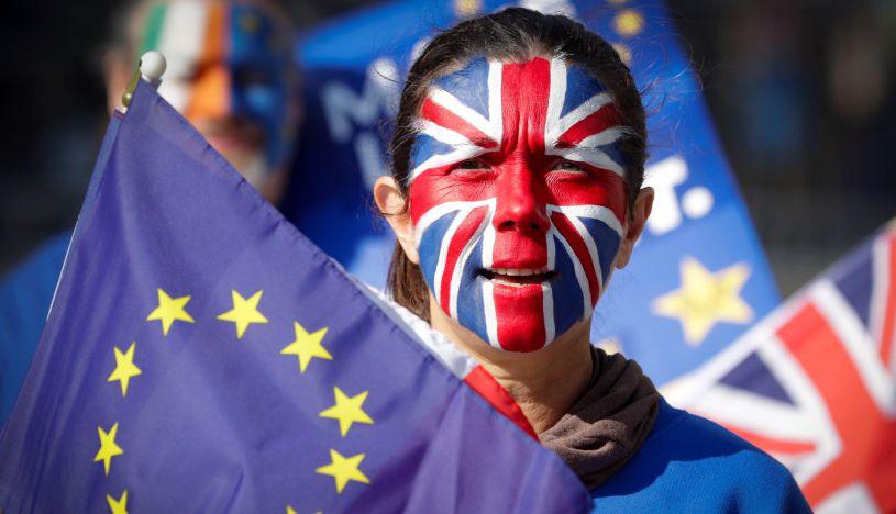 Theresa May anuncia que solicitará una prórroga más larga para el Brexit. (Foto: EFE)