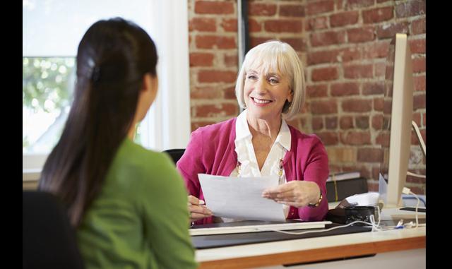 FOTO 5 | Las preguntas sobre la nueva empresa
¿Qué sabes sobre nuestra compañía?
¿Has probado nuestro producto? ¿Qué opinas?
¿Conoces a alguno de nuestros empleados?
¿Qué piensas sobre nuestra página web?