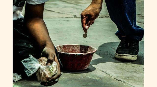 Lo que ocurre en un 27 % de los casos, seguido de un 19,8 % que lo hace para adquirir habilidades y destrezas, y un 18,3 % por ayudar en el negocio familiar. (EFE). (foto: DianaChZ).