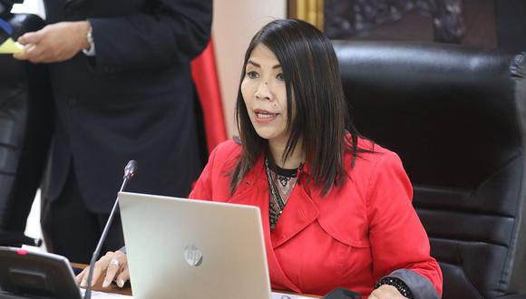María Cordero Jon Tay  fue acusada de haber recortado el sueldo a un trabajador parlamentario. (Foto: Congreso).