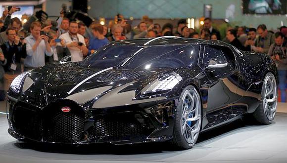 "El Auto Negro" es un auto deportivo con un enorme motor de 16 cilindros y la clásica parrilla delantera de Bugatti. (Foto: Reuters)<br>