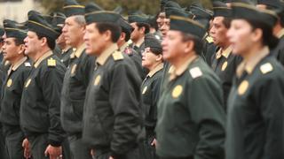 "La Policía se ha convertido en una fábrica de guachimanes", según Gino Costa