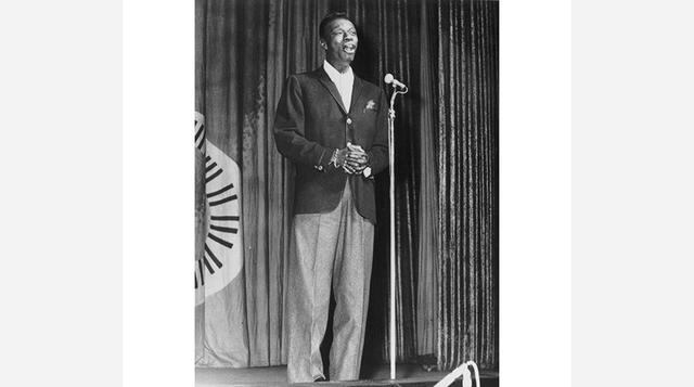 The christmas song: Esta canción, cantada originariamente por Nat King Cole, ha sido tan versionada que se estima que ha generado ganancias por un aproximado de US$ 19 millones.