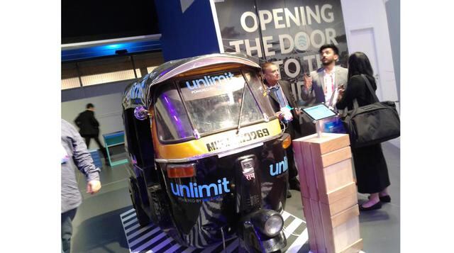 La tecnológica india Unlimit realizó pruebas del Rickshaw, un mototaxi conectado a internet y que entrega a los usuarios el control de varios aspectos del viaje a través de una app.