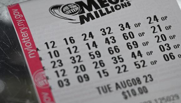 Para jugar la lotería Mega Millions debes comprar tu boleto con 2 dólares (Foto: AFP)