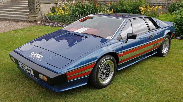 Lotus Esprit Essex Turbo (1980). Como sus contemporáneos su diseño parecía escaso.
