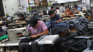 Gobierno alista incentivos tributarios para contratación de trabajadores en sector textil